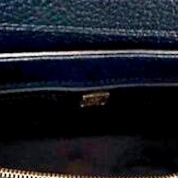 Beautiful MCM Black Leather Shoulder Crossbody Bag w/ Goldtone Hardware - Picture 4 of 16